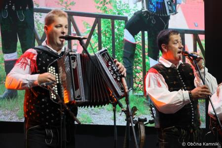 Ansambel bratov Poljanšek že 50 let navdihuje in zabava z nepozabnimi melodijami (46)